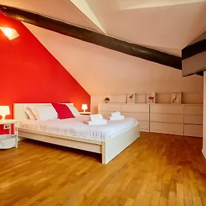 Moscova Charme , Milan Italy